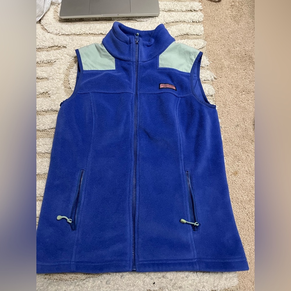 Vineyard vine vest